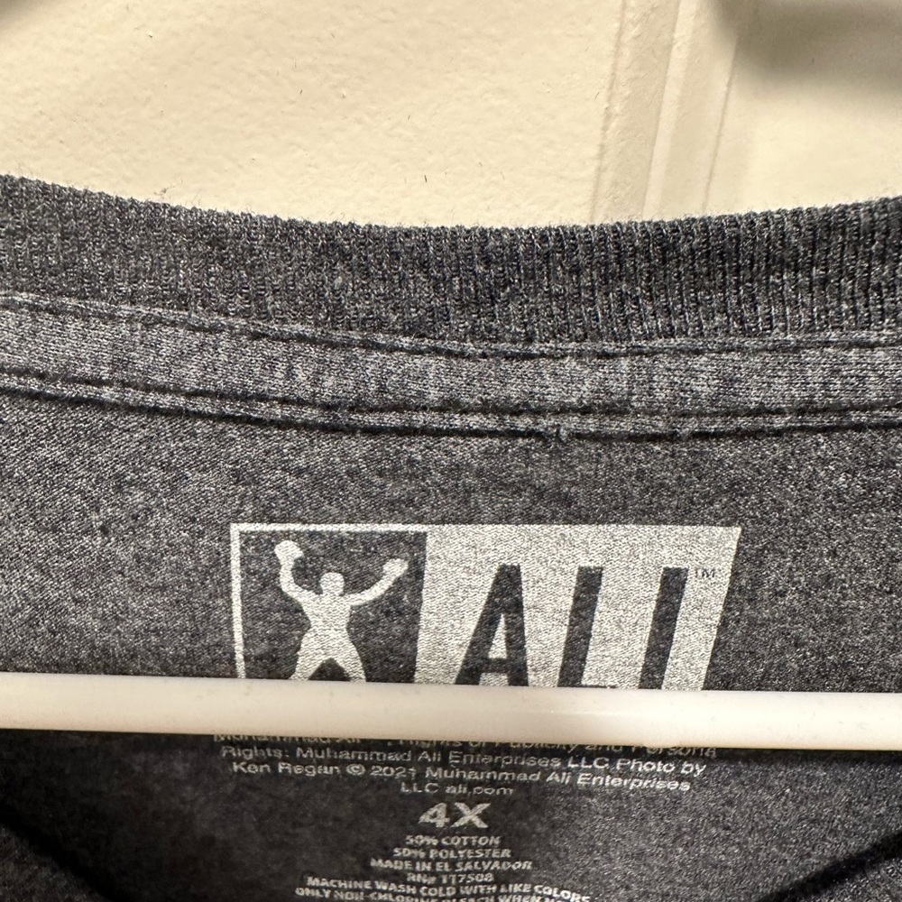 Graphic tees - Picture 12 of 16